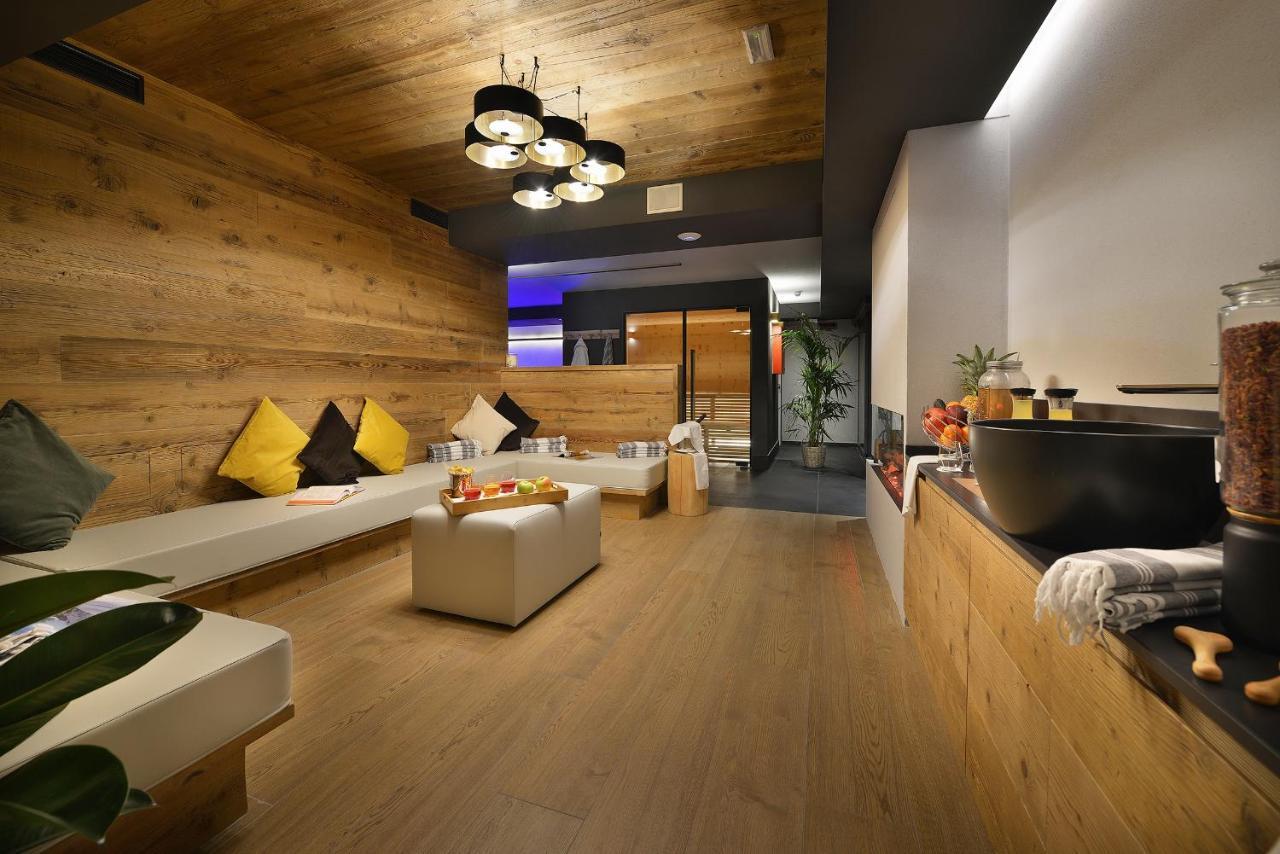 Hotel Bucaneve Livigno Exterior photo